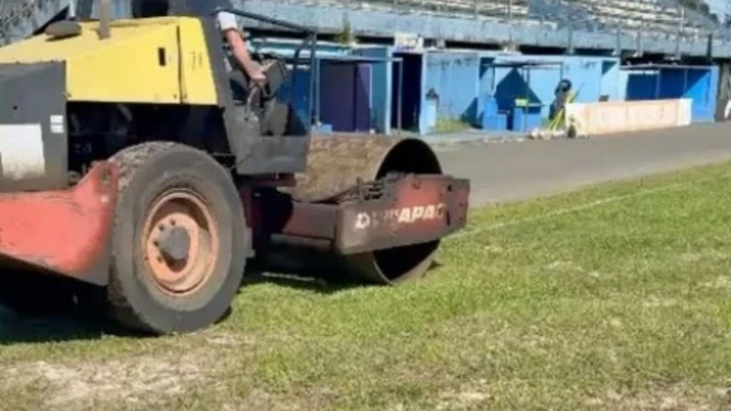 Estádio Antiocho Pereira passa por melhorias no gramado em União da Vitória